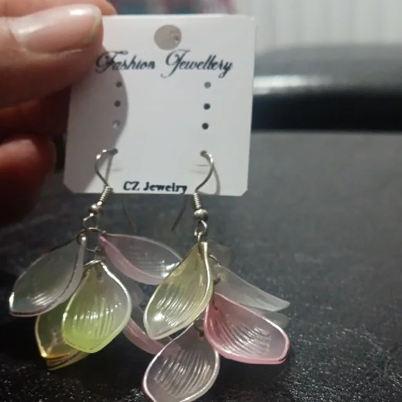 Fashion Jewelry Multicolor Leaf Earrings - Picture 3 of 4